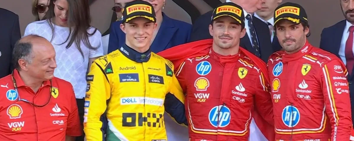 Leclerc con Piastri e Sainz sul podio