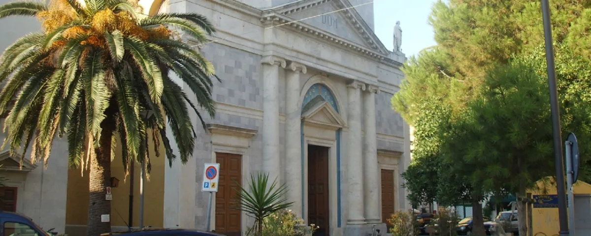 Una coppia è entrata in chiesa ed ha consumato un rapporto intimo a Viareggio