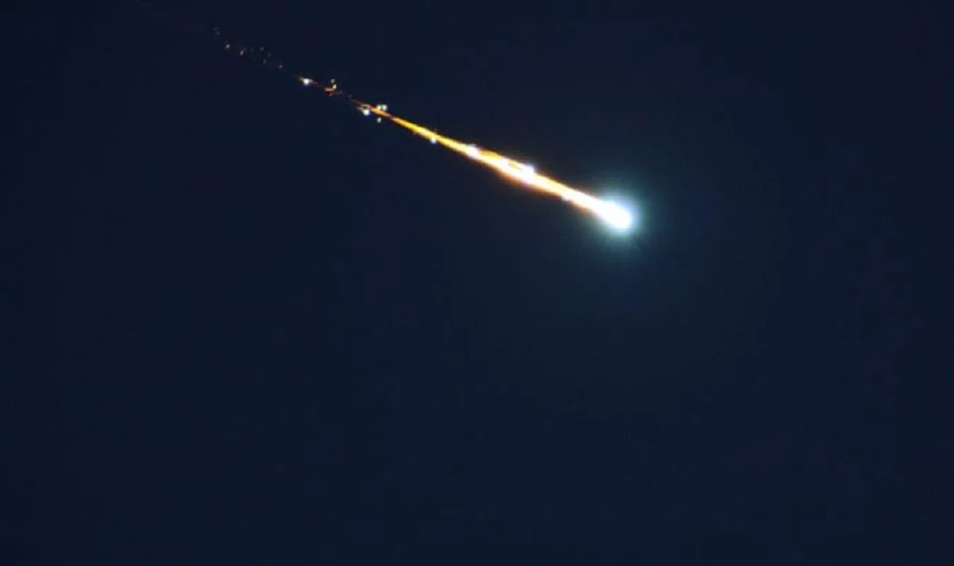 Bolide illumina il cielo in Italia