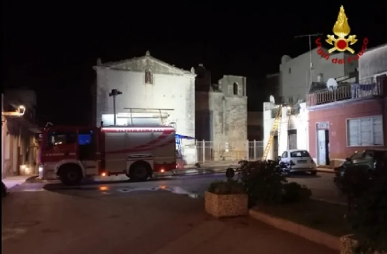 I vigili del fuoco sul luogo della tragedia