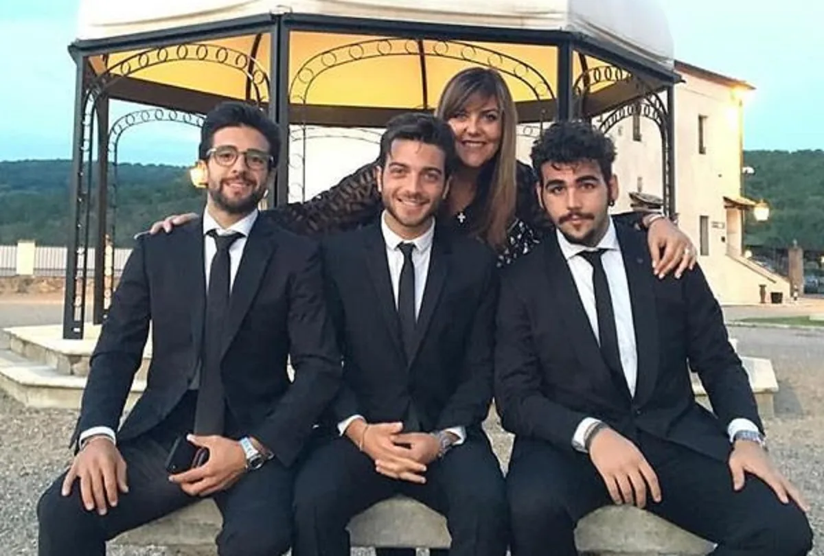 Barbara Vitali con il trio di artisti de Il Volo