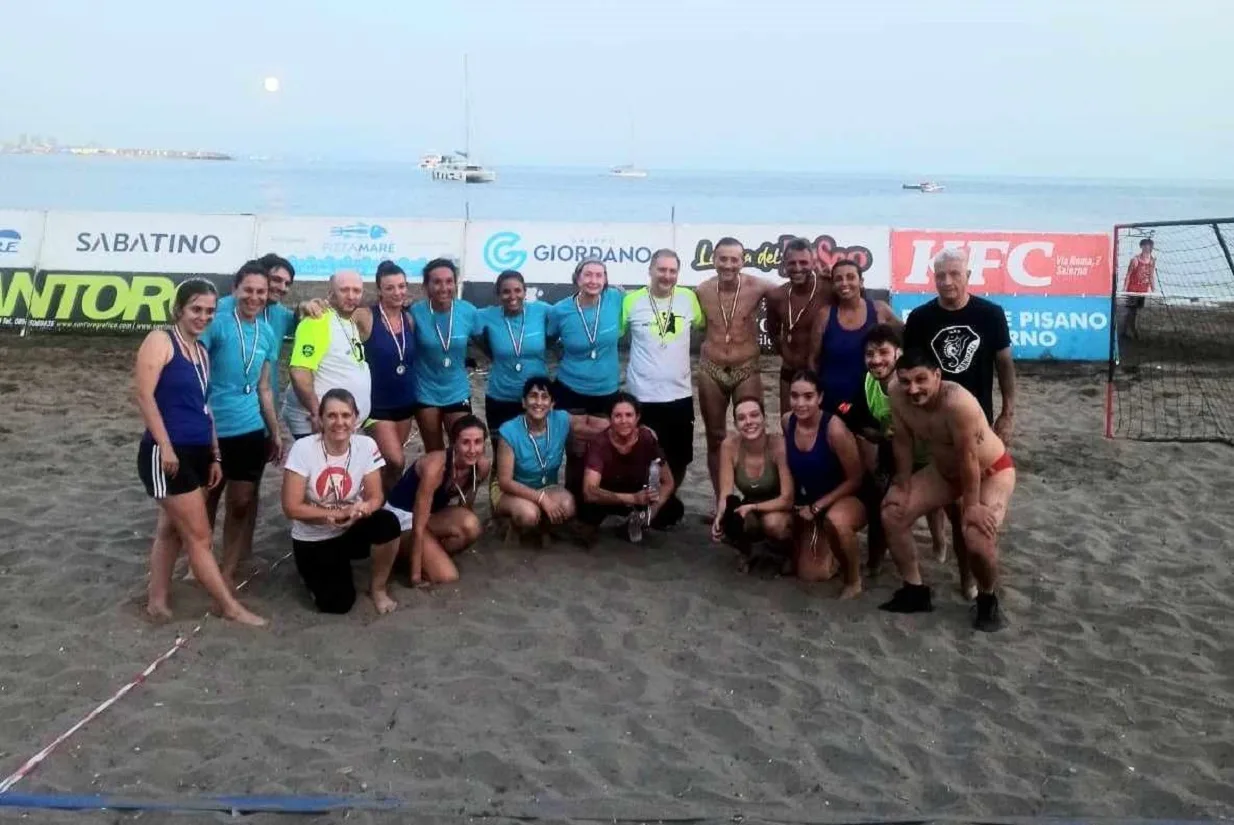 Beach handball sulla spiaggia di Santa Teresa a Salerno
