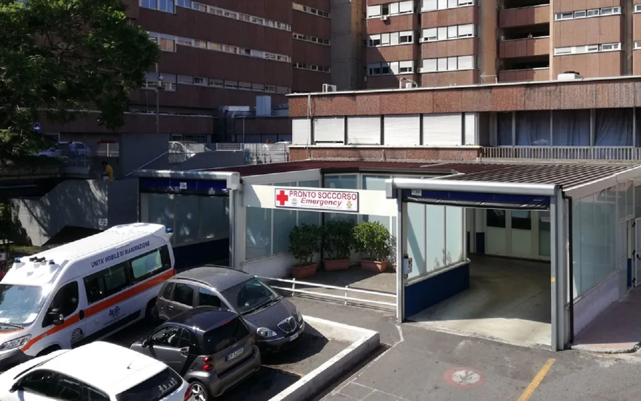 Due feti sono stati trovati morti in un appartamento a Reggio Calabria, trasferiti in ospedale per l'autopsia