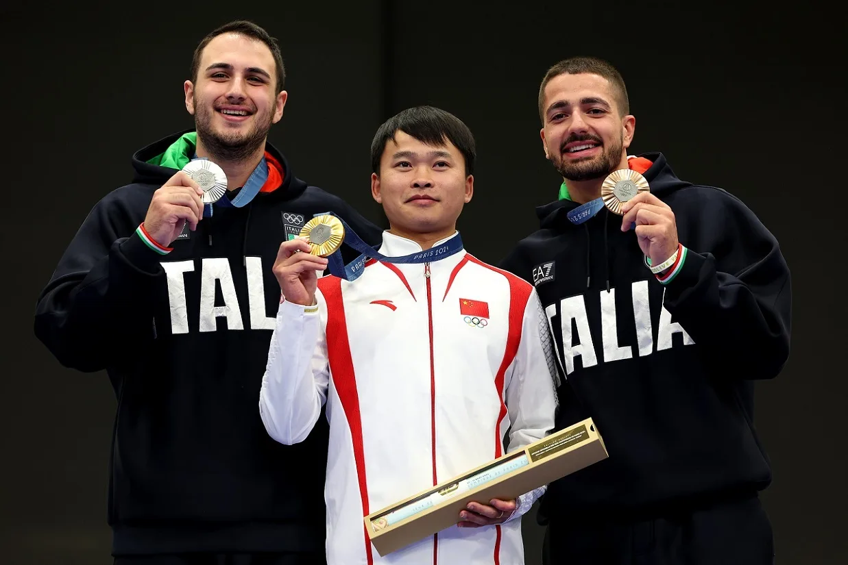 Federico Nino Maldini e Paolo Monna hanno conquistato l'argento e il bronzo nel tiro a segno, trionfo cinese