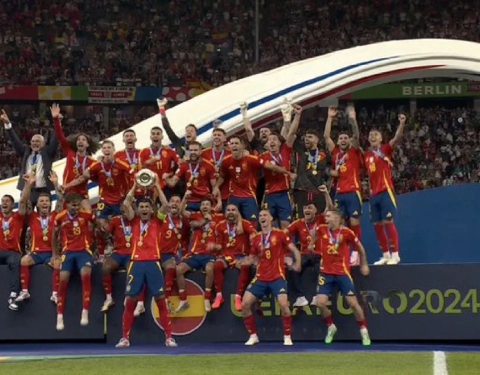 La Spagna alza la Coppa, è il quarto titolo Europeo