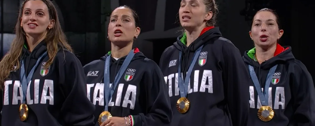 Regine di spade, le azzurre conquistano il primo storico oro nella spada a squadre