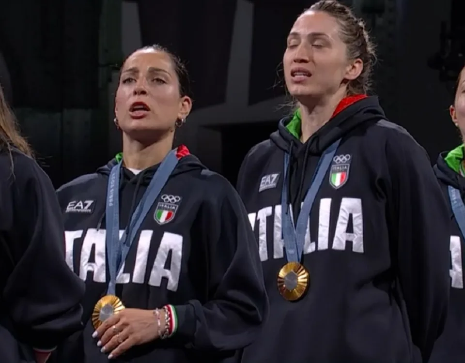 Regine di spade, le azzurre conquistano il primo storico oro nella spada a squadre