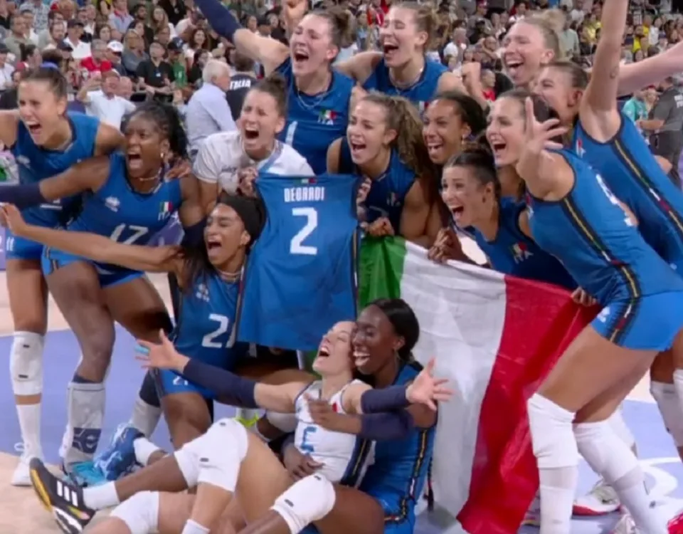 La grande gioia delle azzurre dopo il trionfo a Parigi 2024