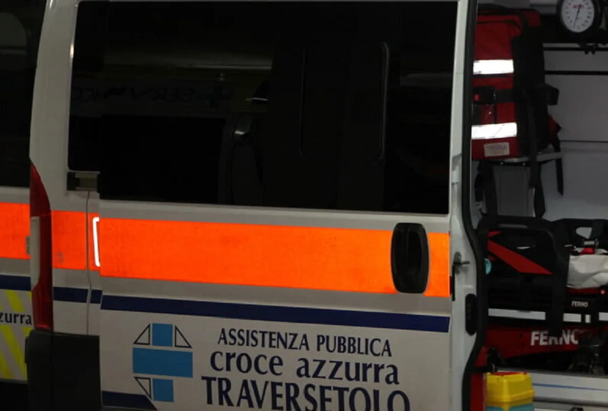 Sul posto è giunta l'ambulanza della Croce azzurra di Traversetolo