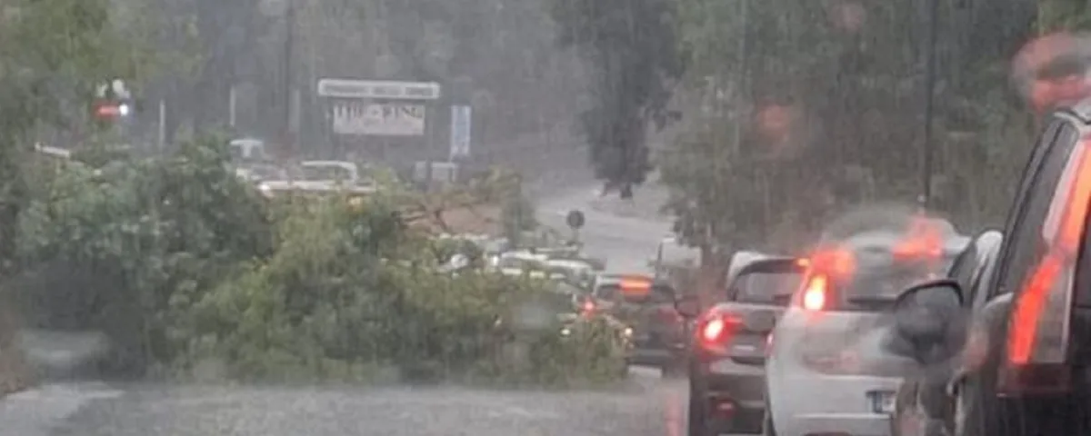 Una bomba d'acqua si è abbattuta su Roma, danni e disagi