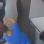 Catania, in video diffuso dalla Polizia mostra la 41enne mentre acquista liquido infiammabile dal benzinaio