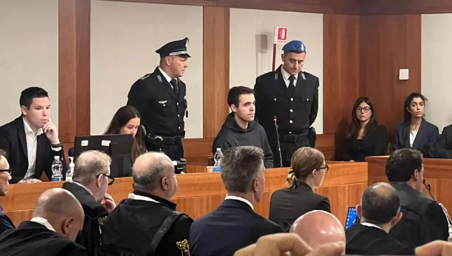 Filippo Turetta in aula durante l'udienza sull'omicidio di Giulia Cecchettin