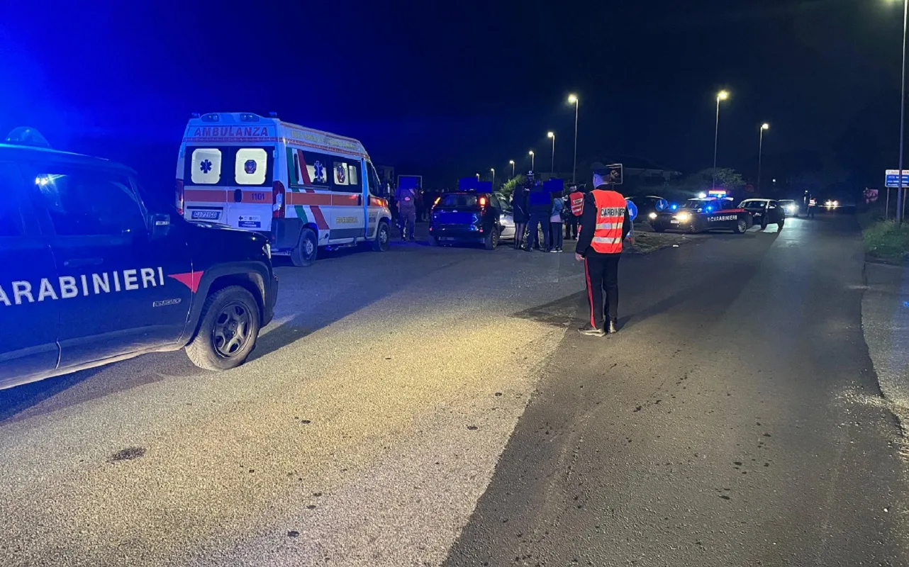 Roma: incidente stradale tra auto e moto a Marina Tor San Lorenzo, morto 17enne foto