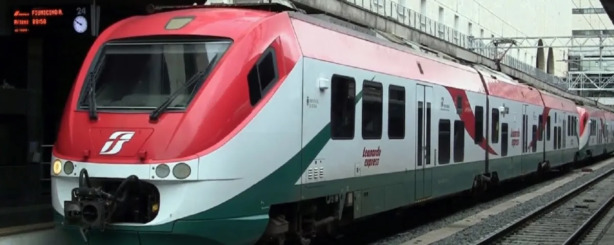 La ventunenne ha filmato il molestatore sul treno partito da Fiumicino