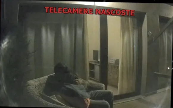 Mirco e Alessia immortalati da una telecamera nascosta