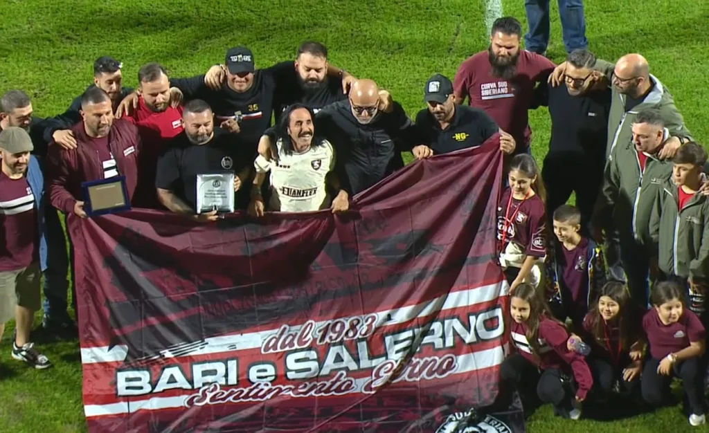 Il gemellaggio tra i tifosi della Salernitana e del Bari