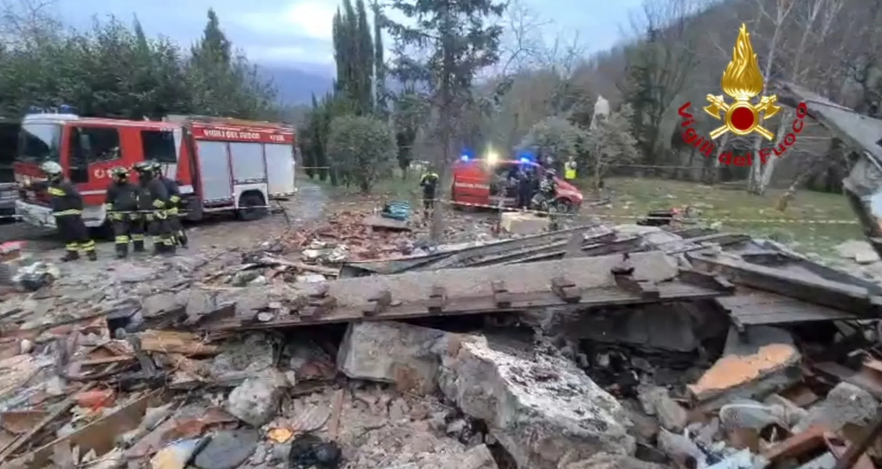 I resti della villetta in Garfagnana dopo lo scoppio