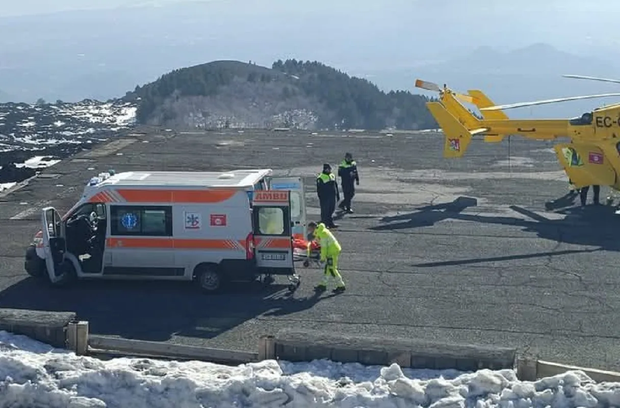 Due incidenti in poche ore sull'Etna, morto un'escursionista 17enne e una guida turistica