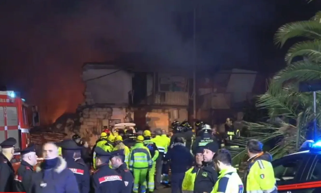 Esplode palazzina di tre piani a Catania