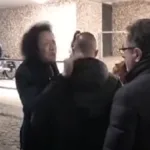 James Senese discute con il deputato Borrelli davanti allo Space a Fuorigrotta