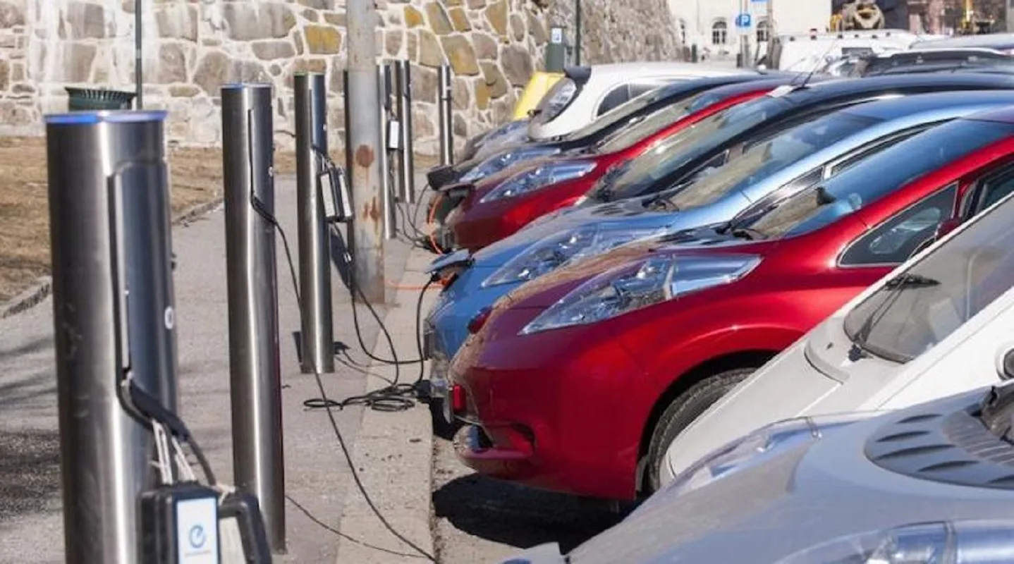 Record di vendite di auto elettriche nel 2024