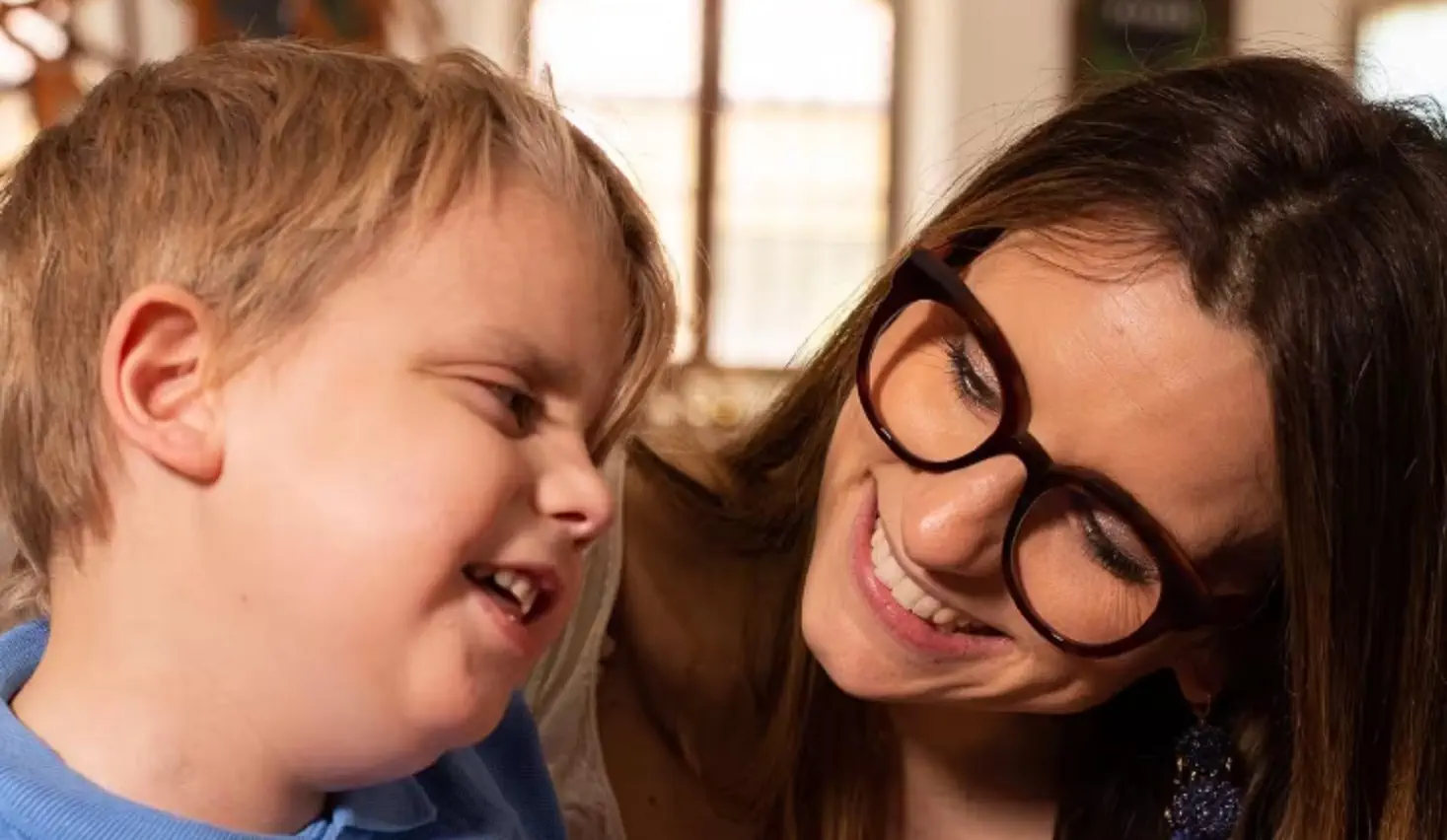 Il piccolo Cesare Zambon con mamma Valentina